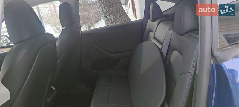 Внедорожник / Кроссовер Tesla Model Y 2024 в Киеве
