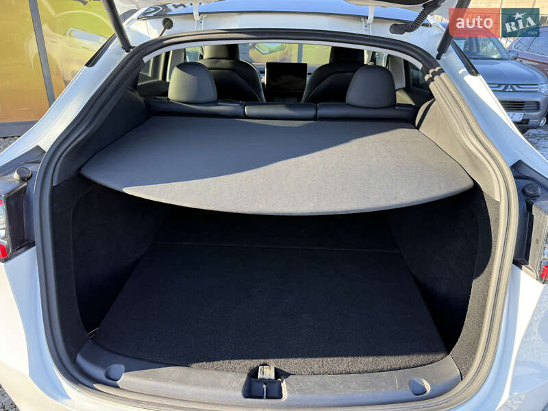 Внедорожник / Кроссовер Tesla Model Y 2024 в Стрые