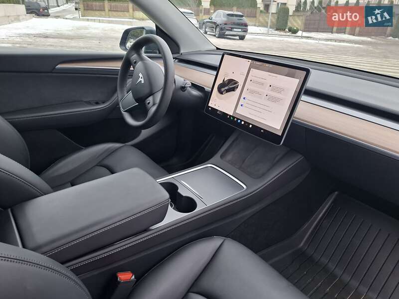 Позашляховик / Кросовер Tesla Model Y 2024 в Рівному