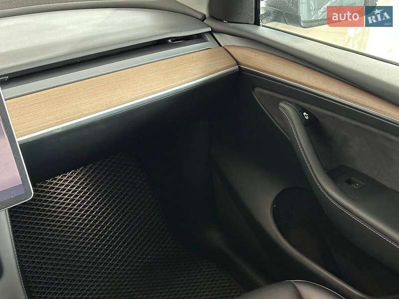 Позашляховик / Кросовер Tesla Model Y 2023 в Одесі фото 7 Позашляховик / Кросовер Tesla Model Y 2023 в Одесі