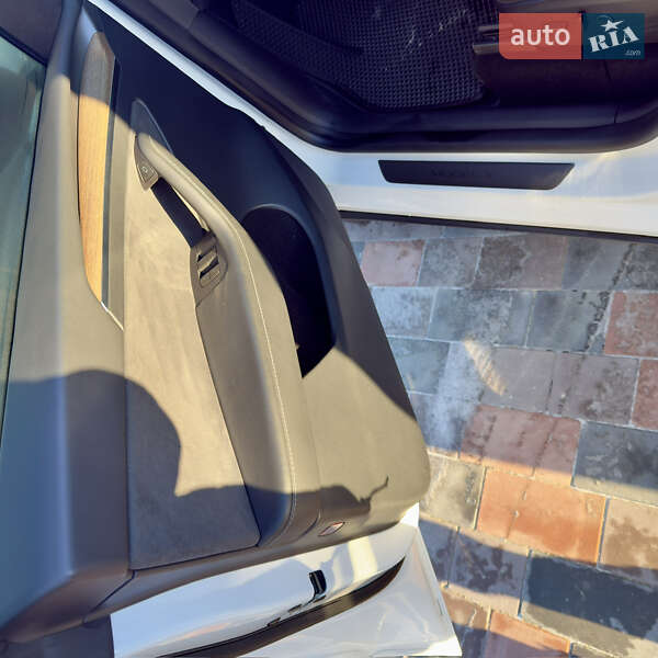 Позашляховик / Кросовер Tesla Model Y 2022 в Івано-Франківську