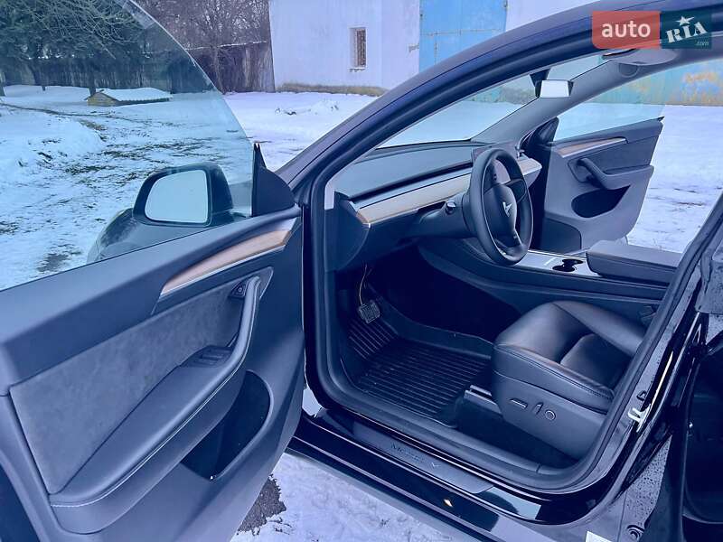 Внедорожник / Кроссовер Tesla Model Y 2024 в Миргороде