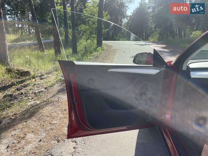 Внедорожник / Кроссовер Tesla Model Y 2024 в Киеве