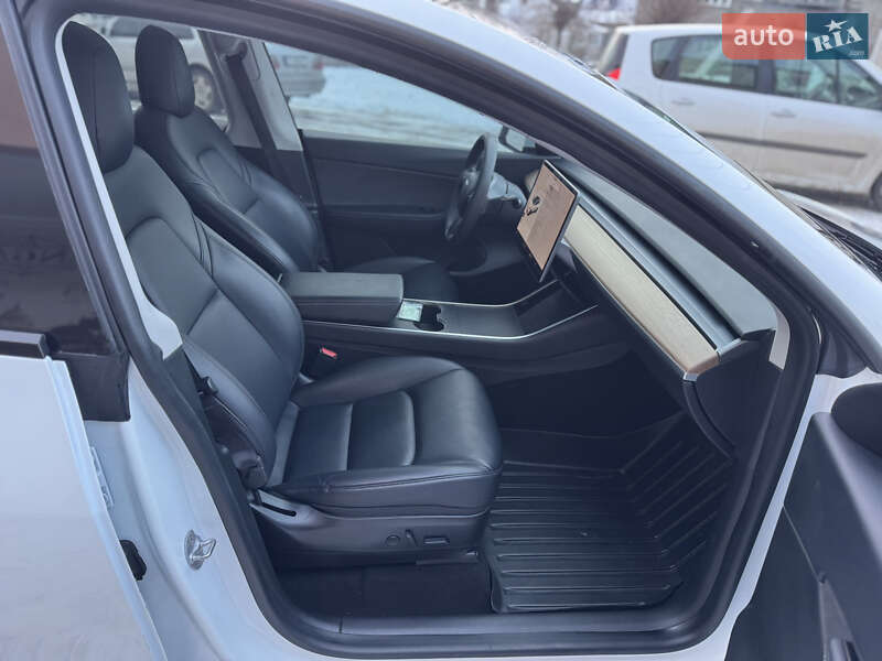 Внедорожник / Кроссовер Tesla Model Y 2020 в Луцке