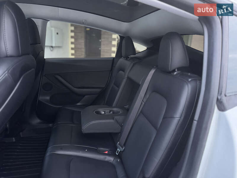 Внедорожник / Кроссовер Tesla Model Y 2020 в Луцке