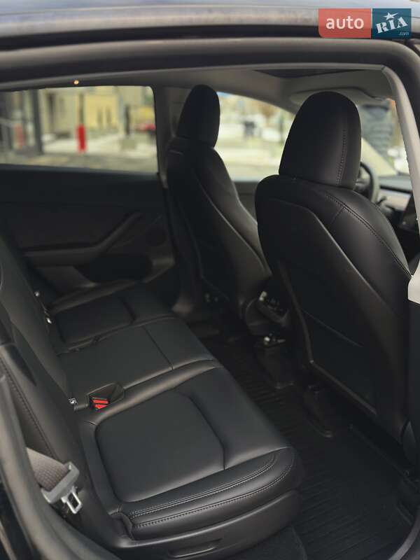 Внедорожник / Кроссовер Tesla Model Y 2024 в Киеве