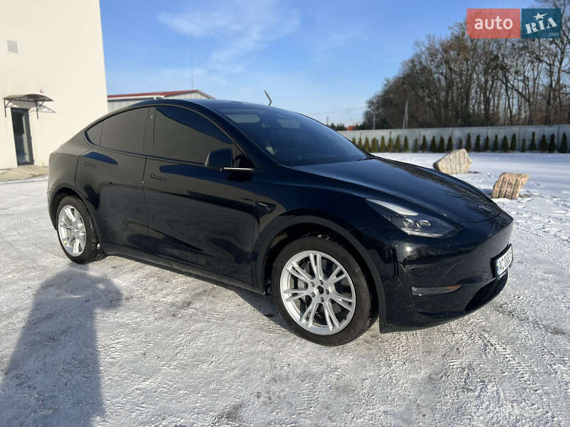 Внедорожник / Кроссовер Tesla Model Y 2023 в Луцке