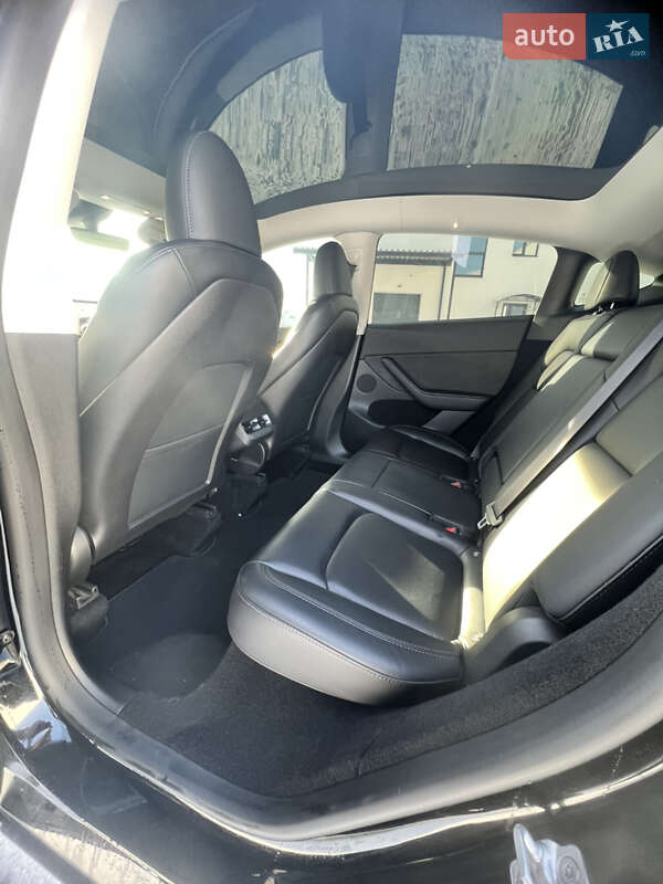 Внедорожник / Кроссовер Tesla Model Y 2023 в Луцке