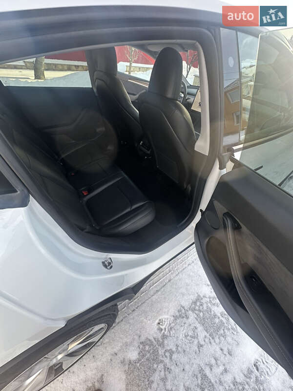 Внедорожник / Кроссовер Tesla Model Y 2023 в Тернополе