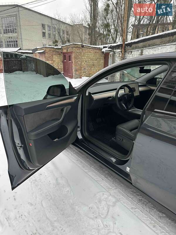 Внедорожник / Кроссовер Tesla Model Y 2024 в Киеве