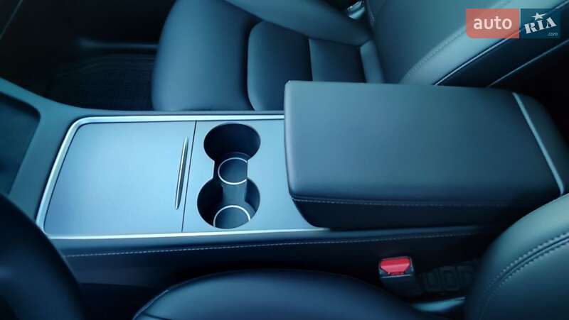 Позашляховик / Кросовер Tesla Model Y 2023 в Полтаві фото 18 Позашляховик / Кросовер Tesla Model Y 2023 в Полтаві