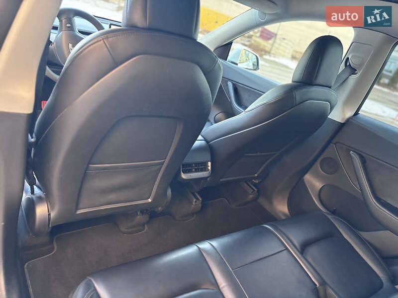 Внедорожник / Кроссовер Tesla Model Y 2021 в Ивано-Франковске