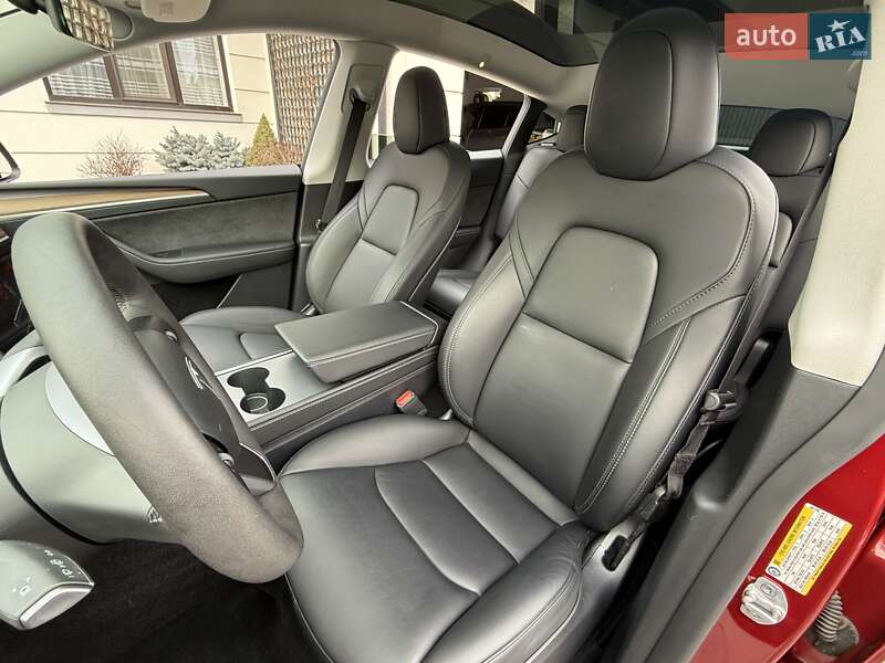 Внедорожник / Кроссовер Tesla Model Y 2024 в Ивано-Франковске