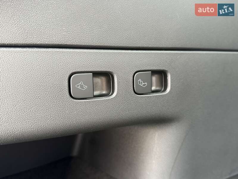 Внедорожник / Кроссовер Tesla Model Y 2024 в Ивано-Франковске