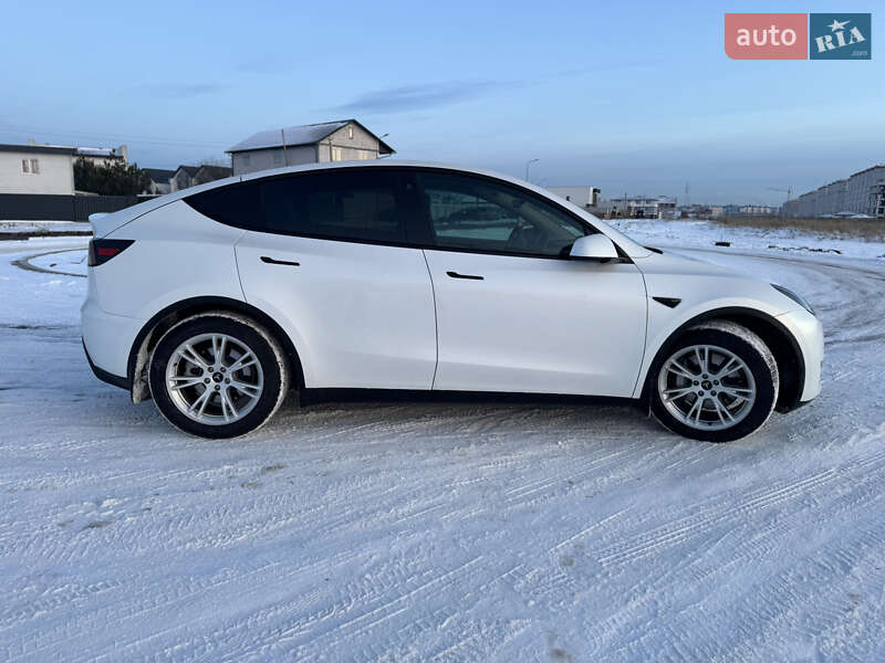 Позашляховик / Кросовер Tesla Model Y 2023 в Києві фото 16 Позашляховик / Кросовер Tesla Model Y 2023 в Києві
