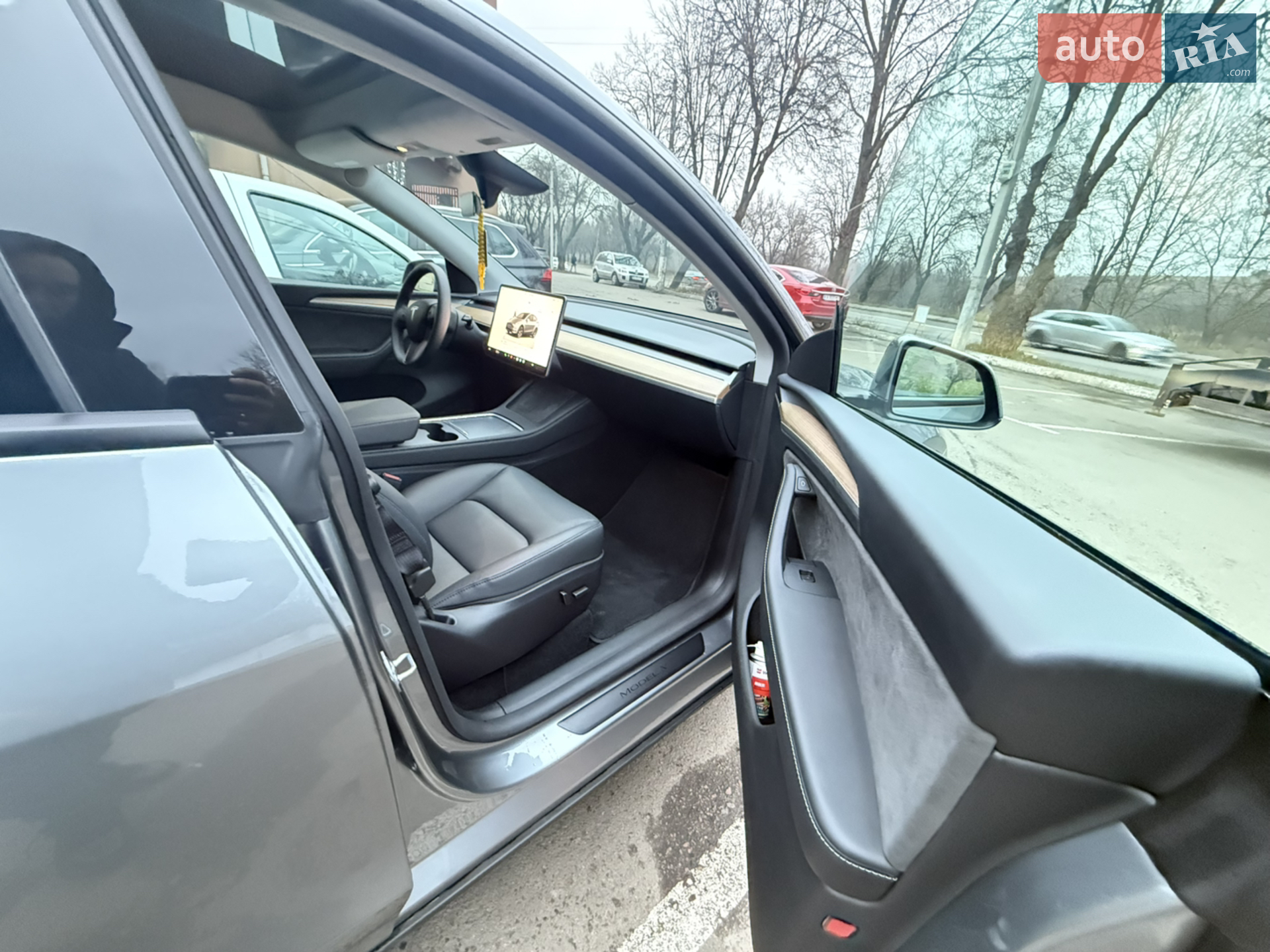 2025 Tesla Model Y - мініатюра 22