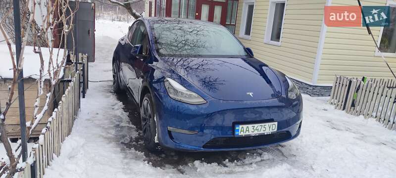 Внедорожник / Кроссовер Tesla Model Y 2024 в Киеве
