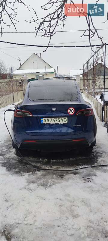 Внедорожник / Кроссовер Tesla Model Y 2024 в Киеве