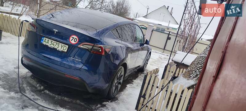 Внедорожник / Кроссовер Tesla Model Y 2024 в Киеве