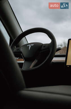 Внедорожник / Кроссовер Tesla Model Y 2024 в Запорожье