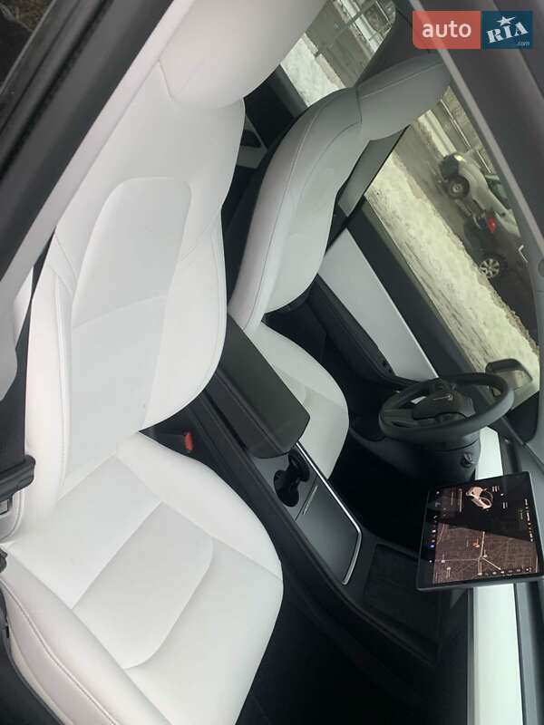 Позашляховик / Кросовер Tesla Model Y 2021 в Києві