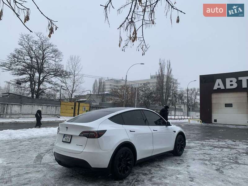 Позашляховик / Кросовер Tesla Model Y 2021 в Києві