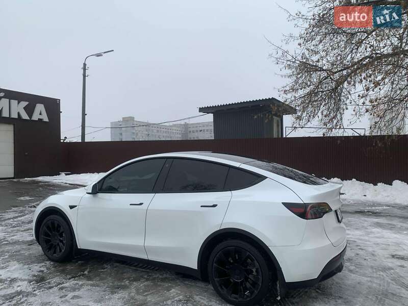 Позашляховик / Кросовер Tesla Model Y 2021 в Києві