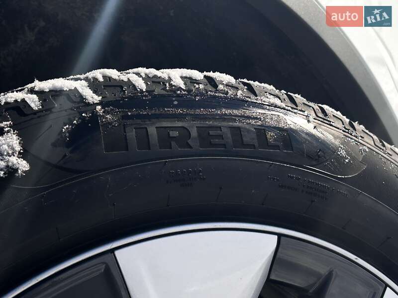 Внедорожник / Кроссовер Tesla Model Y 2023 в Львове