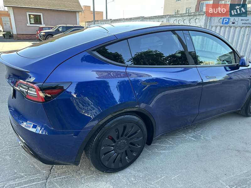 Внедорожник / Кроссовер Tesla Model Y 2023 в Киеве