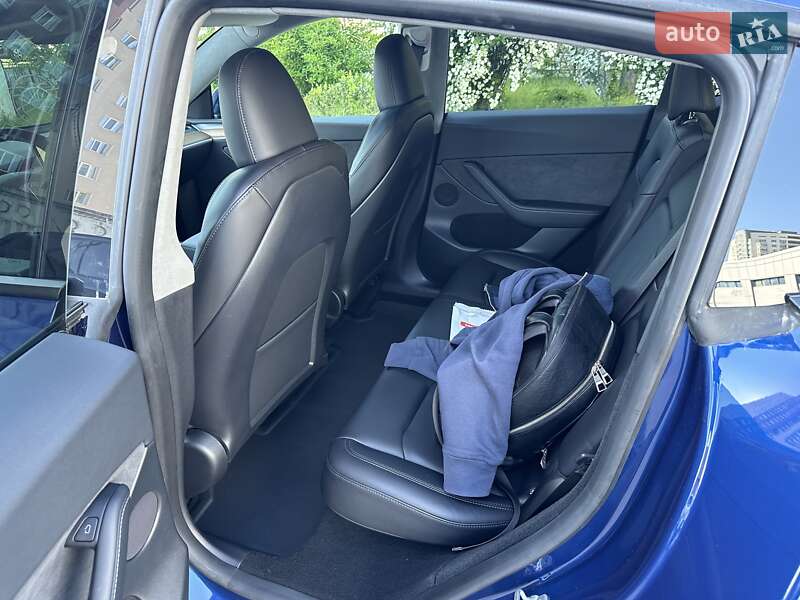 Внедорожник / Кроссовер Tesla Model Y 2023 в Киеве