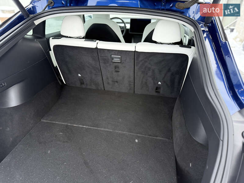 Внедорожник / Кроссовер Tesla Model Y 2021 в Львове