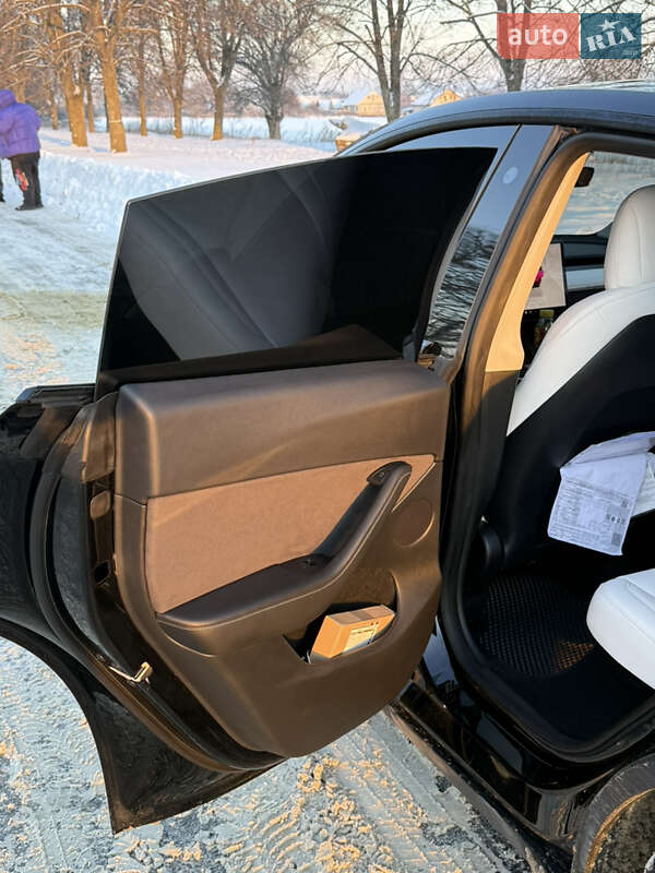 Позашляховик / Кросовер Tesla Model Y 2023 в Києві