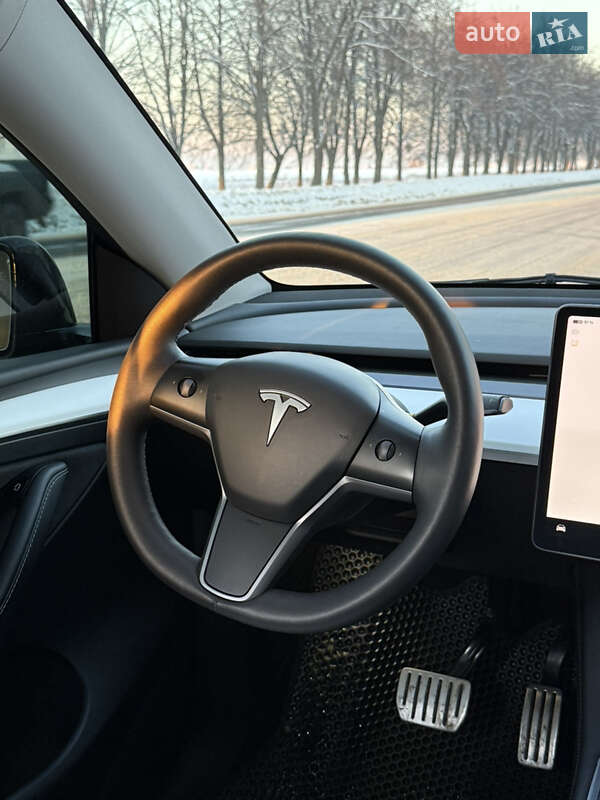 Позашляховик / Кросовер Tesla Model Y 2023 в Києві