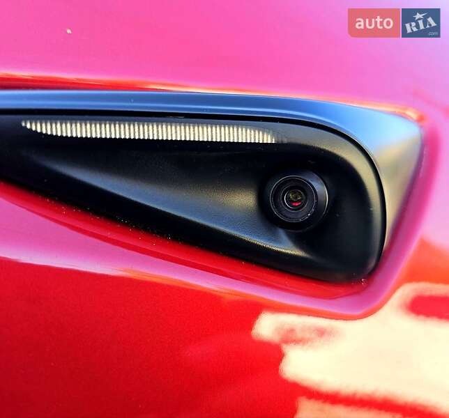 Внедорожник / Кроссовер Tesla Model Y 2023 в Ужгороде