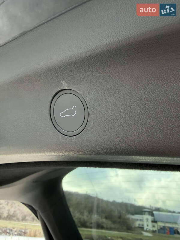 Позашляховик / Кросовер Tesla Model Y 2021 в Дніпрі