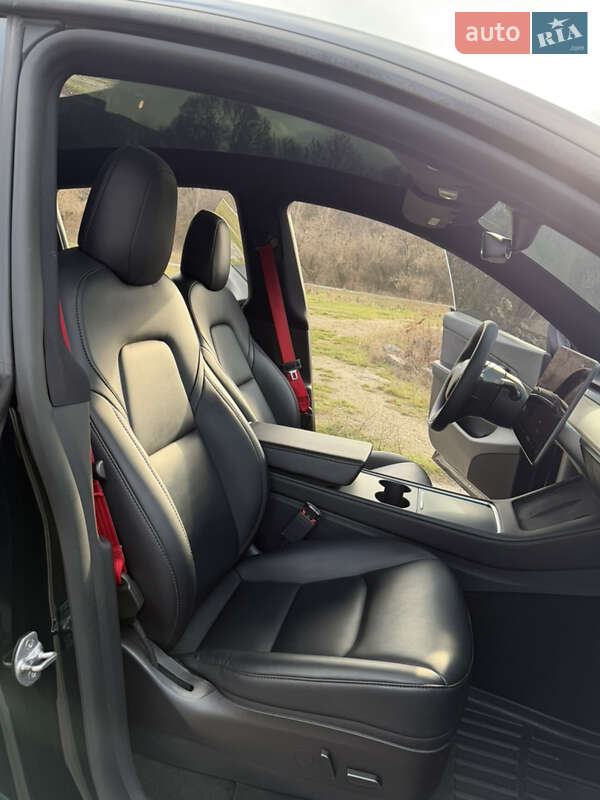 Позашляховик / Кросовер Tesla Model Y 2021 в Дніпрі