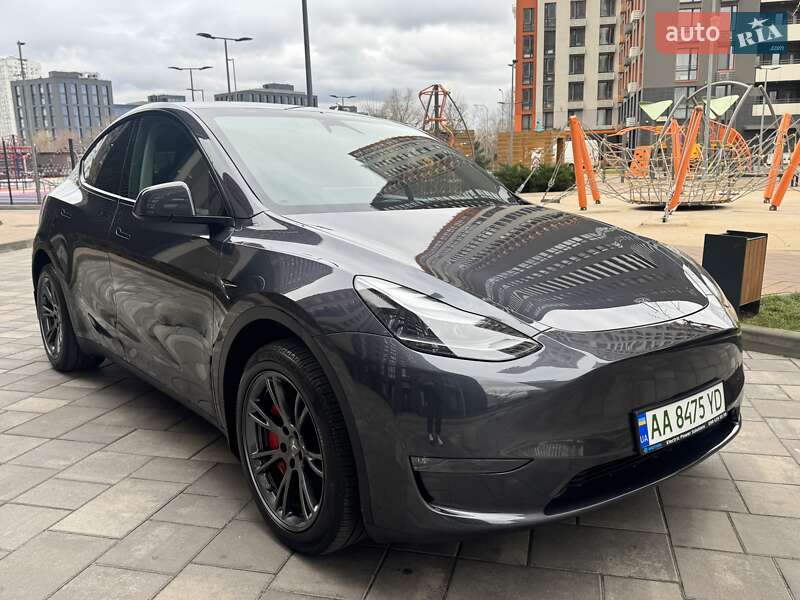 Внедорожник / Кроссовер Tesla Model Y 2024 в Киеве