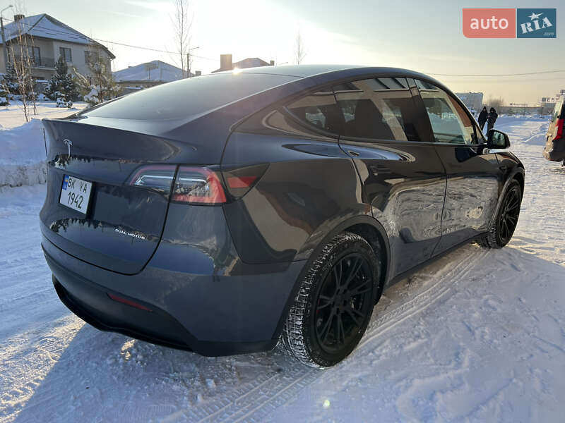 Внедорожник / Кроссовер Tesla Model Y 2021 в Ровно