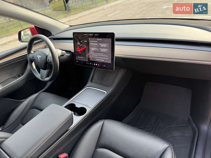 Внедорожник / Кроссовер Tesla Model Y 2024 в Новомосковске