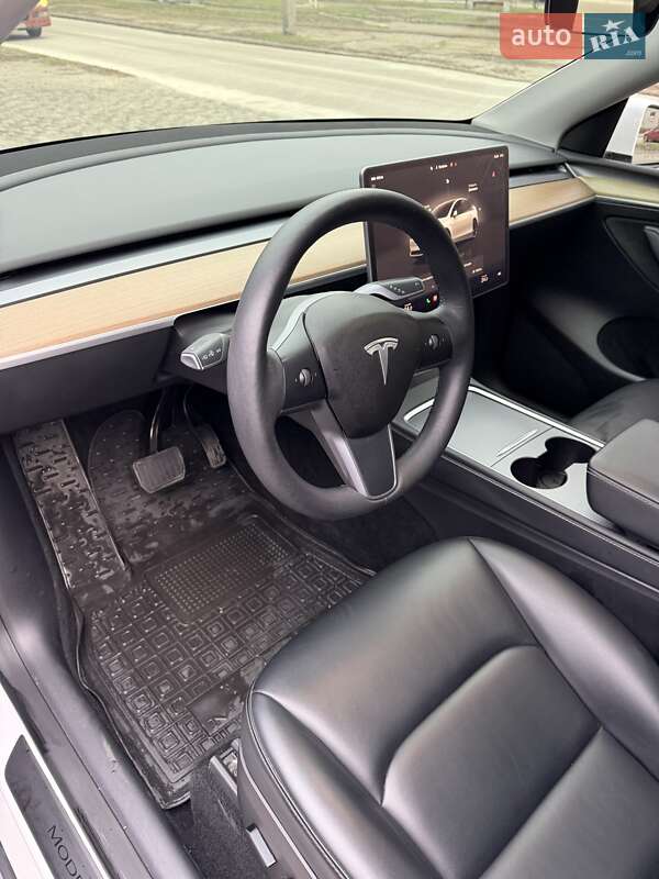 Внедорожник / Кроссовер Tesla Model Y 2023 в Днепре