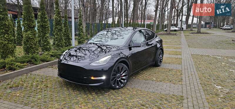 Внедорожник / Кроссовер Tesla Model Y 2023 в Харькове