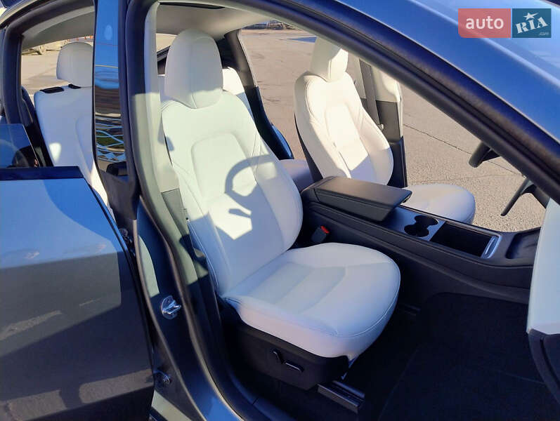 Внедорожник / Кроссовер Tesla Model Y 2024 в Житомире