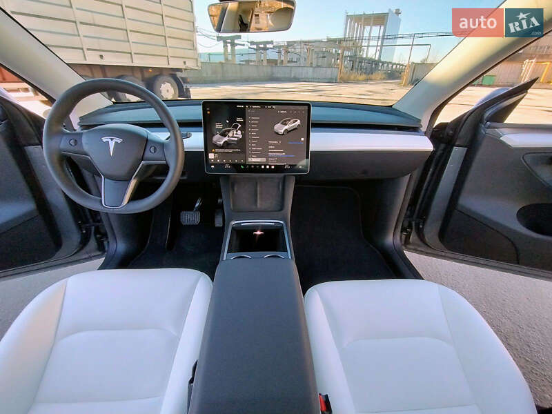 Внедорожник / Кроссовер Tesla Model Y 2024 в Житомире