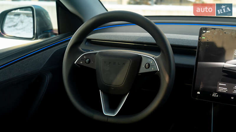 Внедорожник / Кроссовер Tesla Model Y 2025 в Киеве
