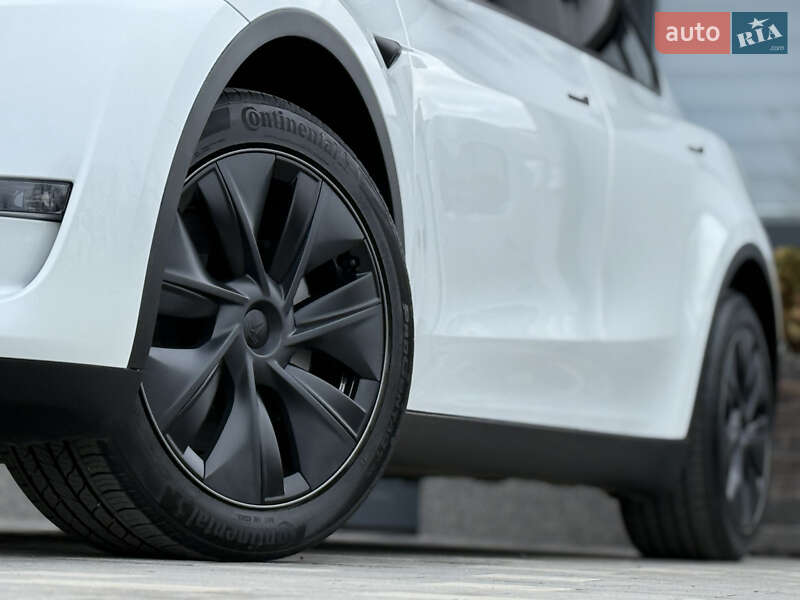 Внедорожник / Кроссовер Tesla Model Y 2024 в Дрогобыче