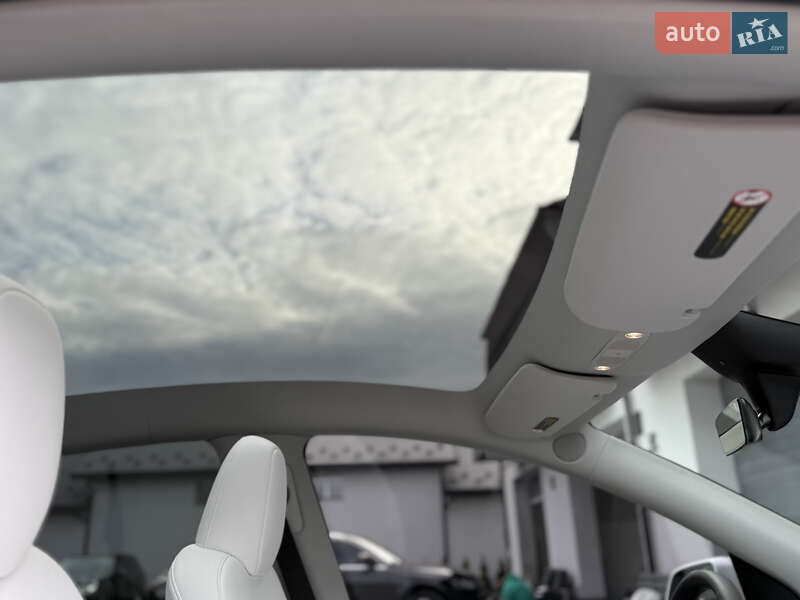 Внедорожник / Кроссовер Tesla Model Y 2024 в Дрогобыче