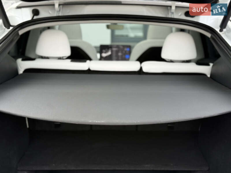 Внедорожник / Кроссовер Tesla Model Y 2024 в Дрогобыче