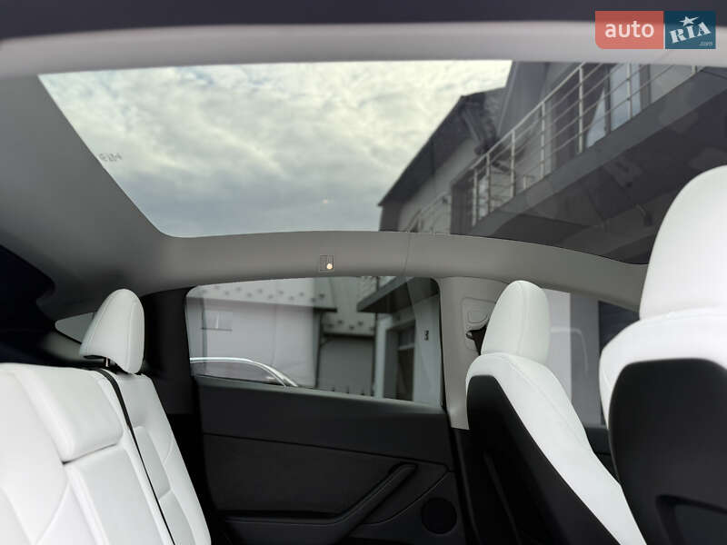 Внедорожник / Кроссовер Tesla Model Y 2024 в Дрогобыче