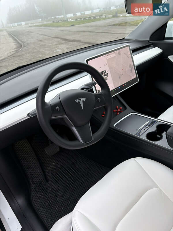 Позашляховик / Кросовер Tesla Model Y 2021 в Львові