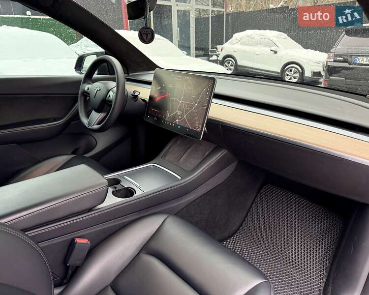 Внедорожник / Кроссовер Tesla Model Y 2021 в Киеве